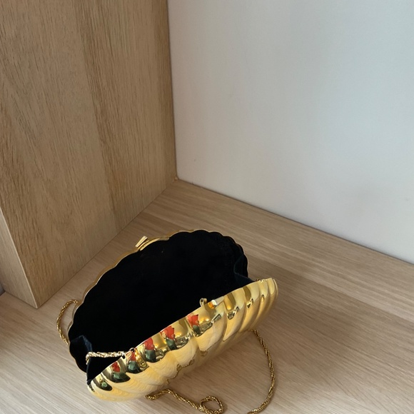 Gold Shell Evening small clutch - Picture 3 of 3